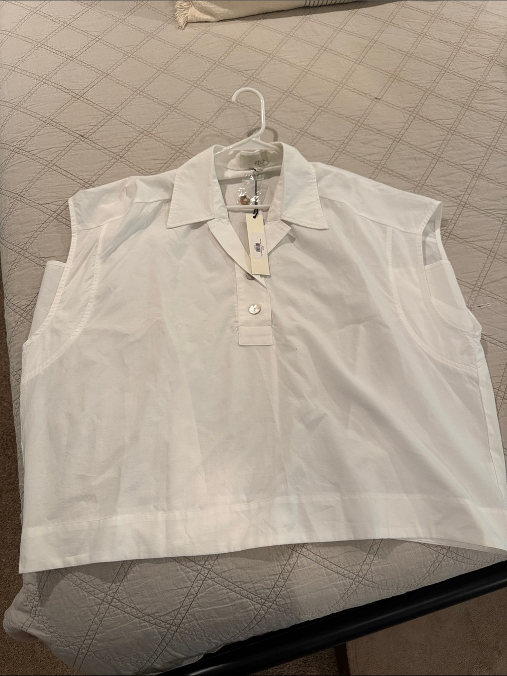 Pinch white cap sleeve